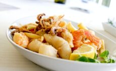 Un seafood basket - Alex Favali - cc