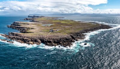 Tory Island Lighthouse - © Lukassek