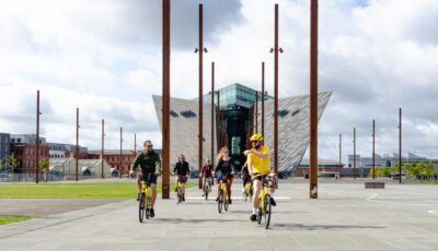 Belfast : City Highlights Bike Tour