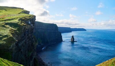 Circuit ferroviaire : Les falaises de Moher et le château de Bunratty