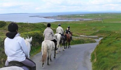 Équitation - Dirt Trek Trail. Lisdoonvarna, Clare. Guidé. 1 heure.