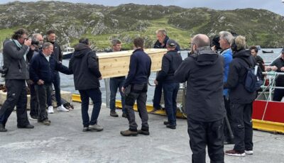 Les crânes volés sont de retour sur l'île d'Inisbofin, après 133 ans d'absence - Inishbofin Heritage Museum & Gift Shop