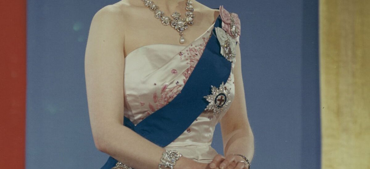 Reine Elzabeth II - 
BiblioArchives / LibraryArchives  - cc