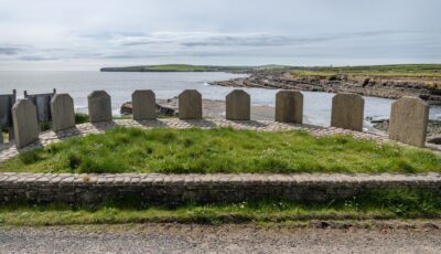 Grave of the Yellow Men - © dvlcom