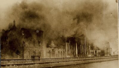 Les Four Courts bombardés pendant la Bataille de Dublin - Public Domain