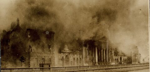 Les Four Courts bombardés pendant la Bataille de Dublin - Public Domain