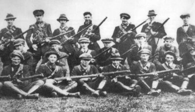 Une brigade de l'IRA - Public domain
