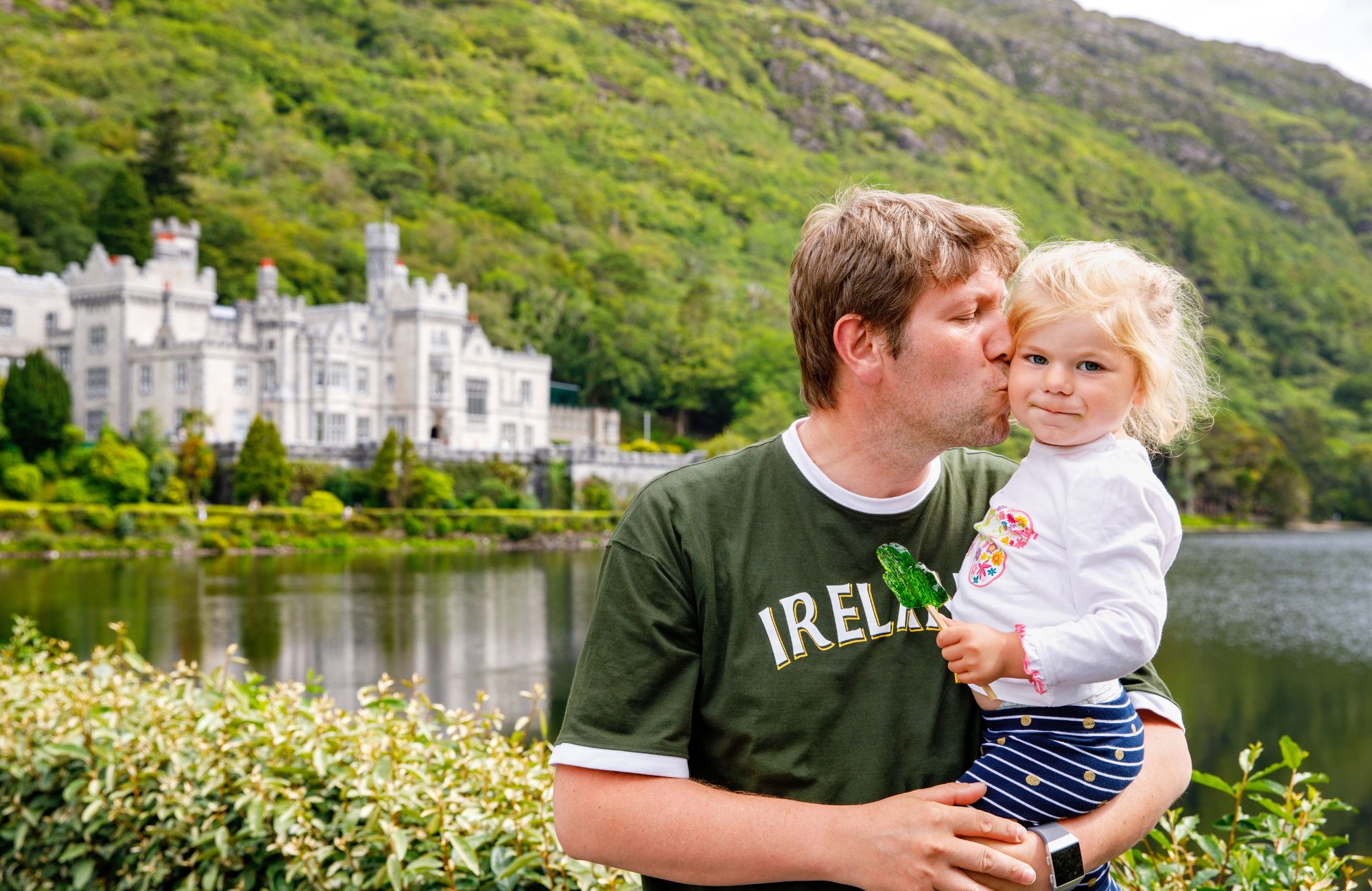 Voyager avec un bébé est facile en Irlande - © romrodinka - Getty Images