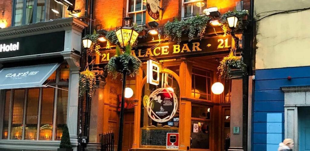 Dublin : l&rsquo;irish pub « The Palace Bar » célèbre ses 200 ans d&rsquo;existence !