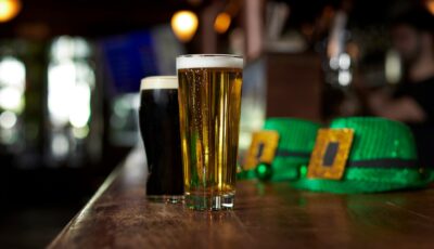 Bières lors de la Saint Patrick en Irlande - © Rocio