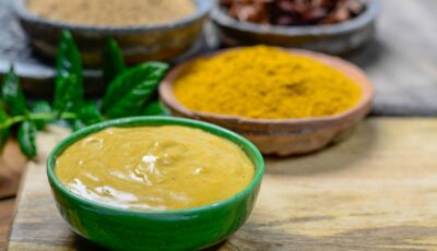 La sauce au curry irlandaise est une variante de la recette indienne - © barmalini 