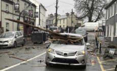 La tornade a durement frapper le village de Leitrim - @DonegalWeatherC - X