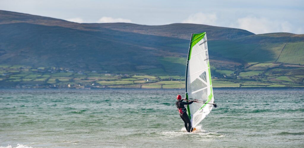 Les 6 plus belles destinations pour le windsurf en Irlande