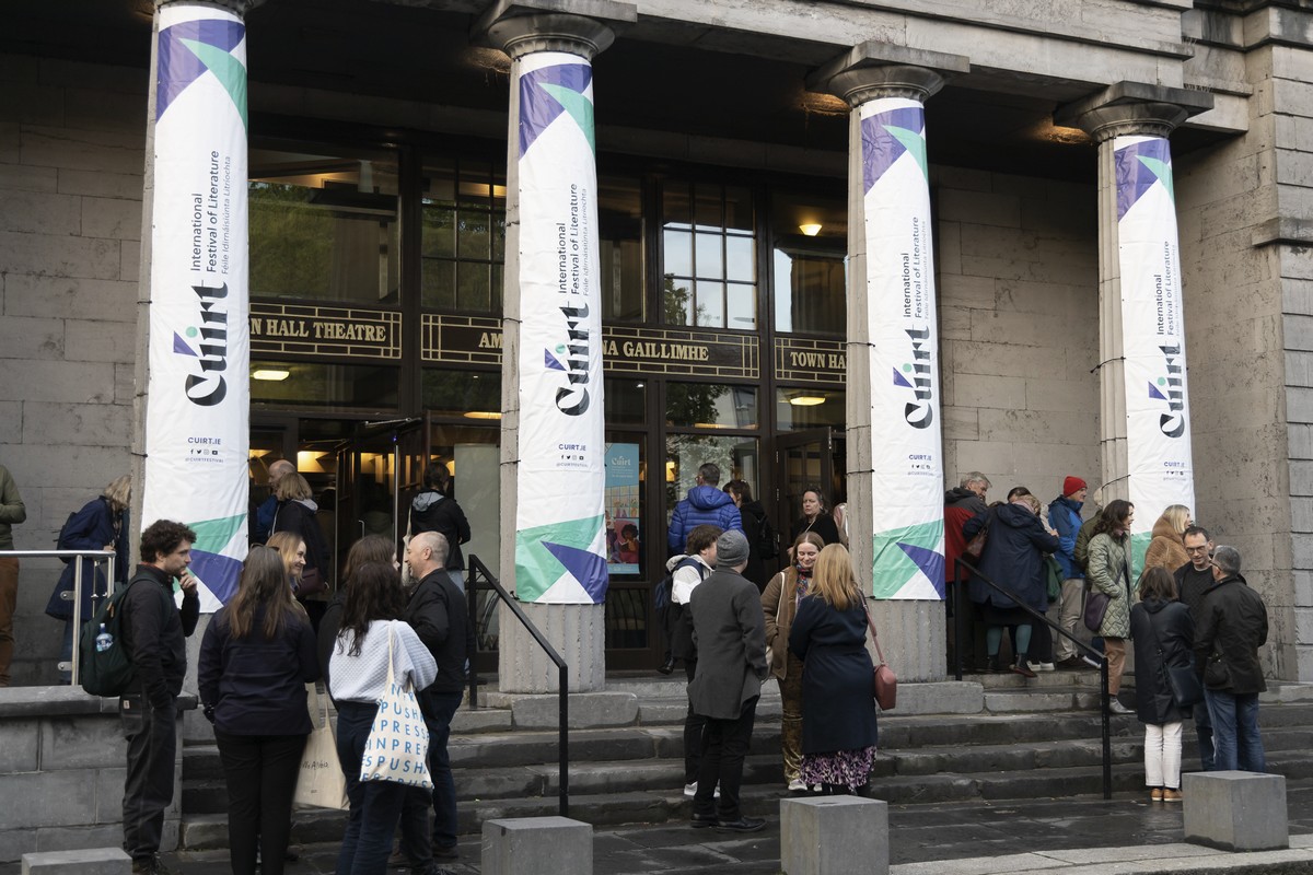Le Cúirt International Festival of Literature