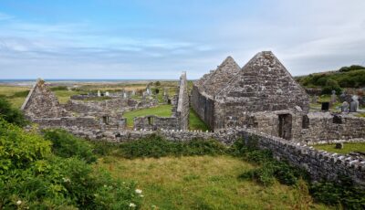 Na Seacht d'Teampaill - Dennis Wilkinson - cc
