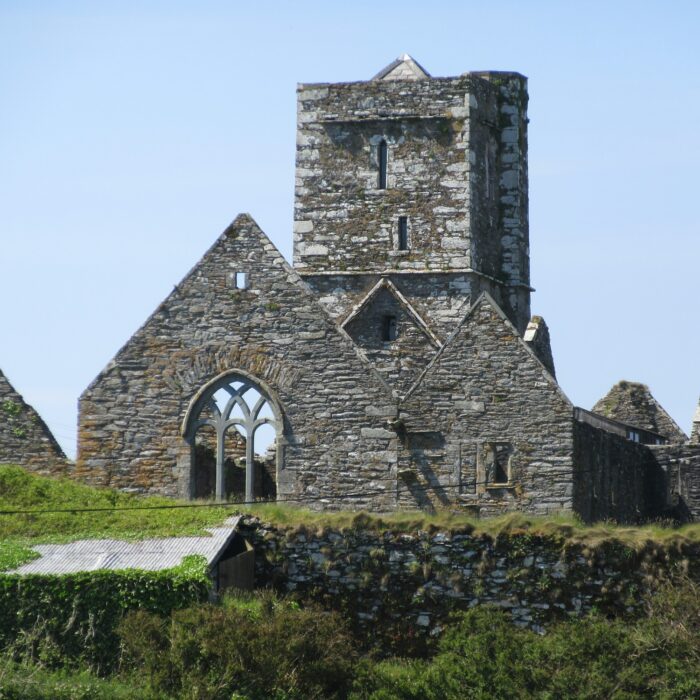 Sherkin Island Abbey - © Roger de Montfort