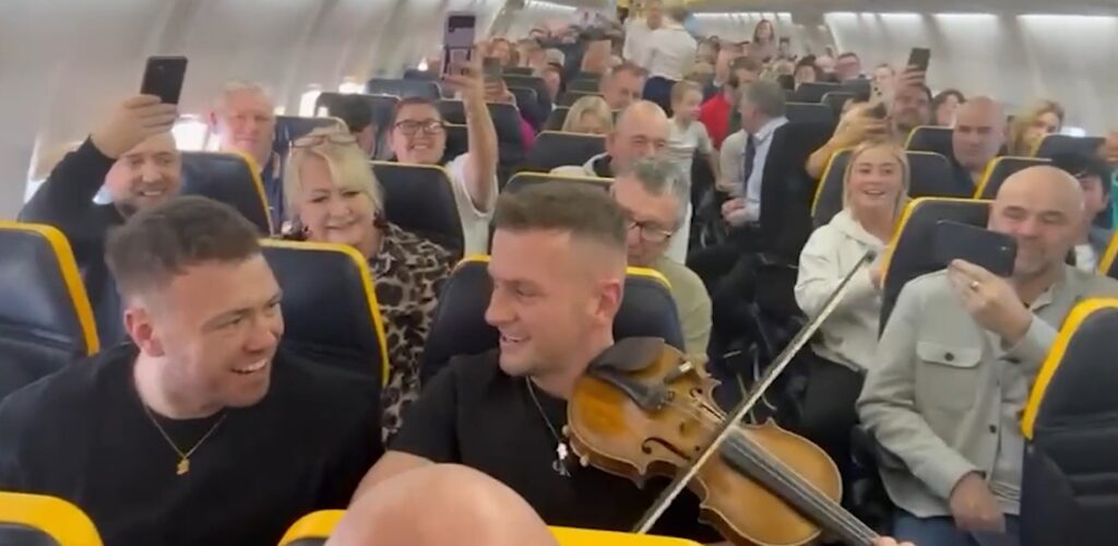 Un vol Ryanair s'est transformé en concert improvisé de musique irlandaise !