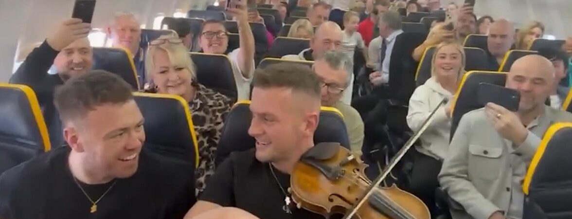 Un vol Ryanair s'est transformé en concert improvisé de musique irlandaise !