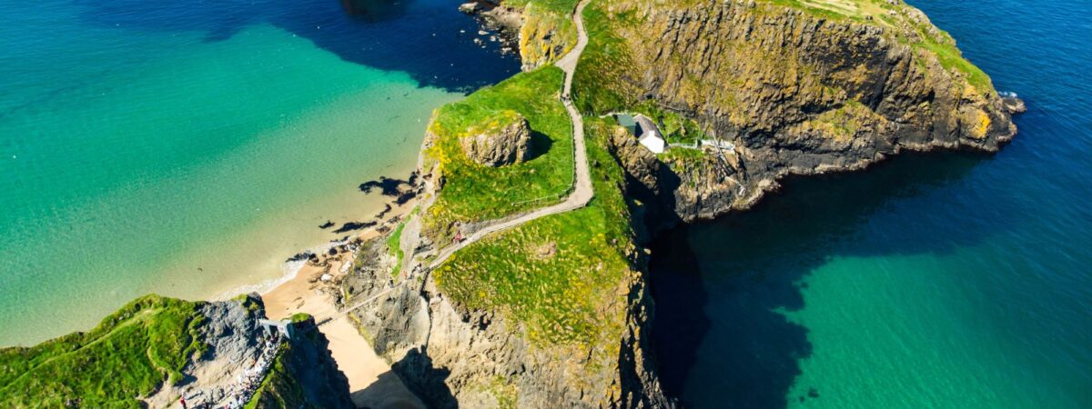 Carrick-a-rede bridge - © MNstudio