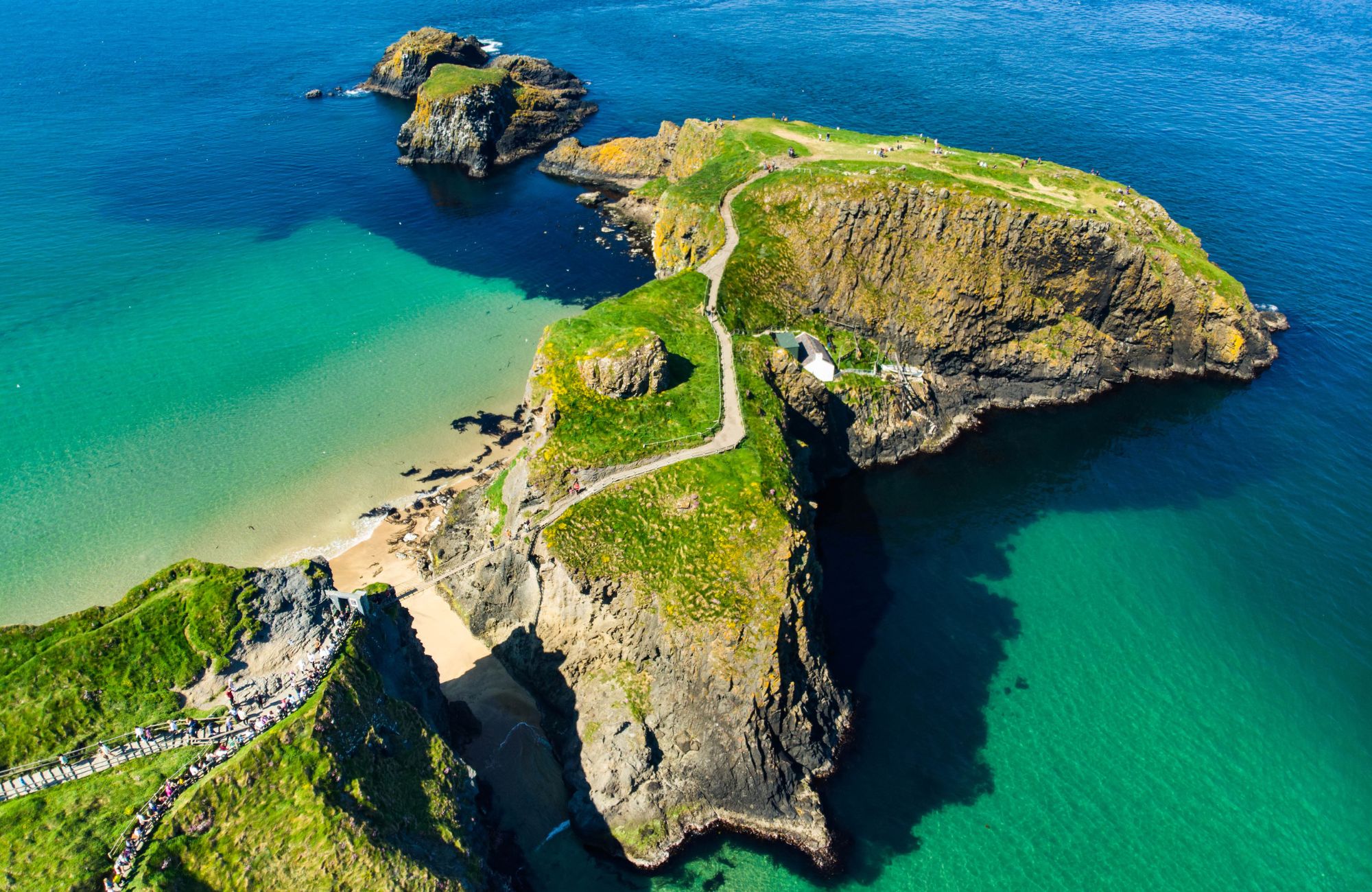 Carrick-a-rede bridge - © MNstudio
