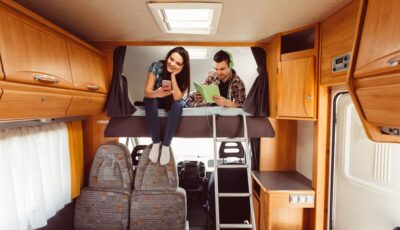 Le campervan offre tout le confort nécessaire à un road-trip irlandais - © martin-dm - Canva Pro