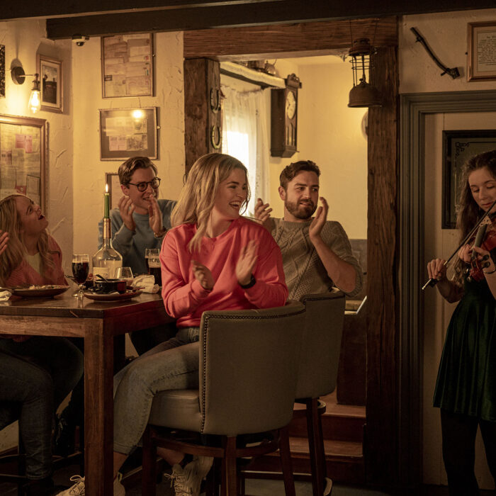 Une session de musique irlandaise dans un irish pub - © 2022 Rob Durston, All Rights Reserved