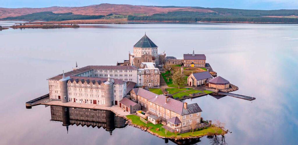 Isla de la Estación en Lough Derg - © Lukassek