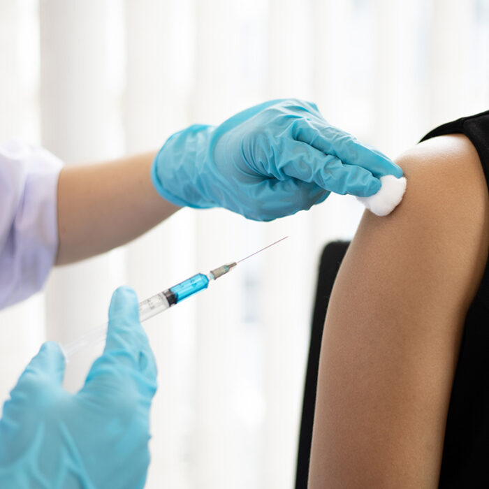 Faut-il se vacciner pour voyager en Irlande ? - © Puwasit Inyavileart