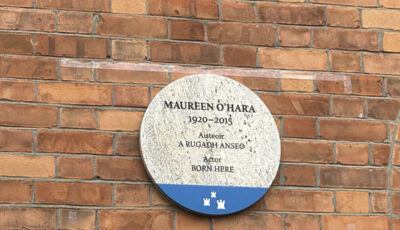 Plaque commémorative de Maureen O'Hara - @ivanabacik (X)