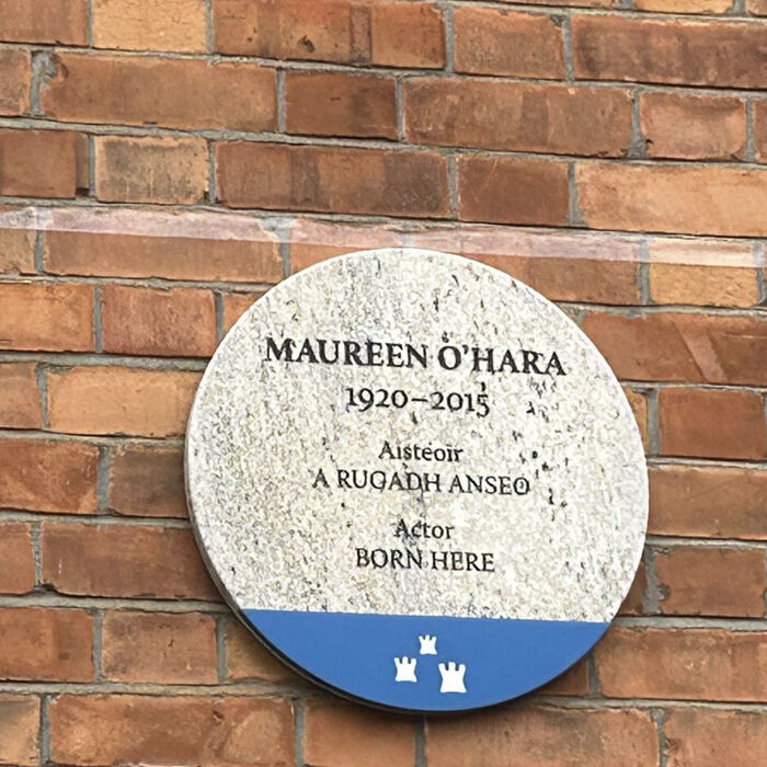 Plaque commémorative de Maureen O'Hara - @ivanabacik (X)