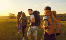 Partez randonner en Irlande l'esprit léger ! - studioroman - Canva Pro