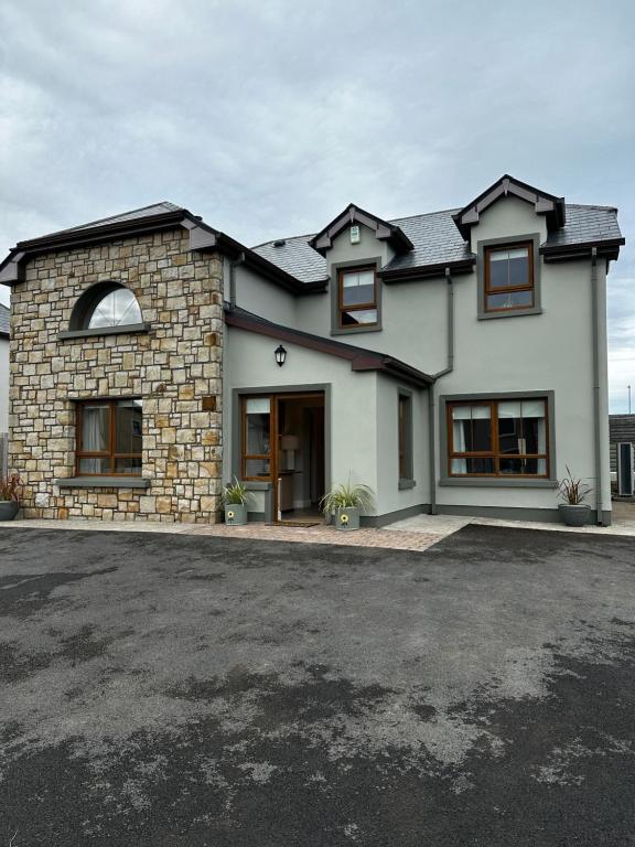 54 Stracomer Hill Bundoran
