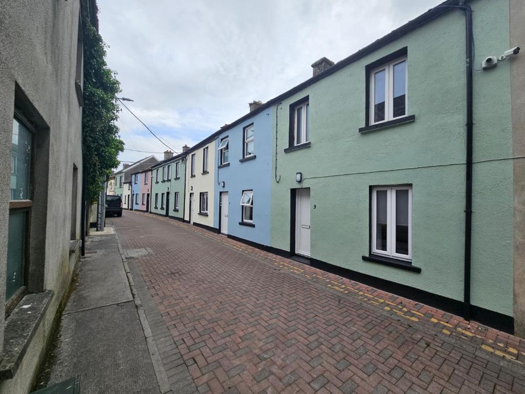 6 Eyre Square Lane