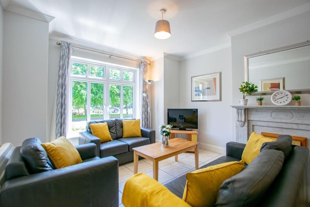 83 - Superb Townhouse by Shortstays