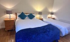 A Cosy & Spacious Retreat with High Ceilings- Glen Cottage
