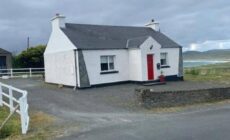 Ballyliffin Quaint Irish Cottage overlooking Malin Coast