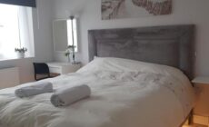 Barnoaks House-HomeStay Private Room with Private Bathroom