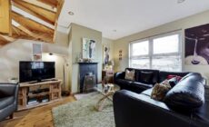 Cosy 3 bed cottage with a indoor fireplace!