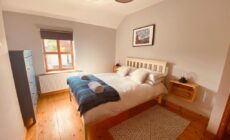 Cosy 3 bedroom townhouse with wood pellet stove!