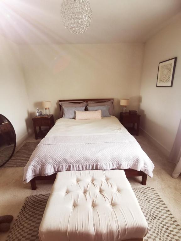 Double Room King Bed Upstairs