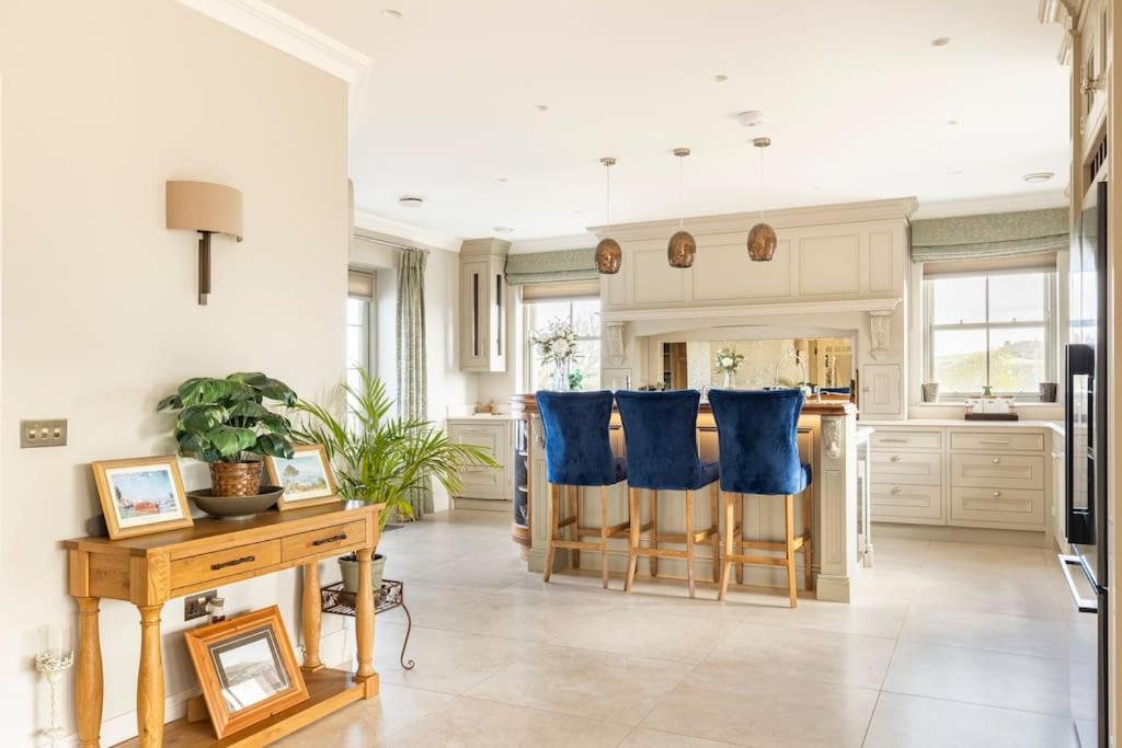 Fivestar Luxurious Home - Westport Quay