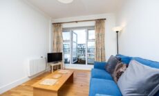 Flat w/ Balcony & Canal view - 4min to station