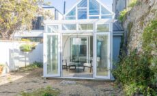 GuestReady - Modernised cottage in Monkstown