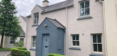 House Bunratty Castle gardens