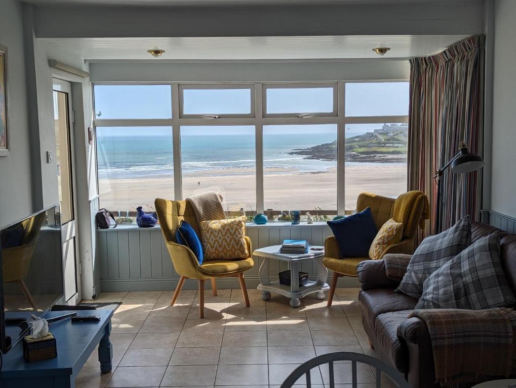 Idyllic Inchydoney Beach Cottage - Amazing sea views