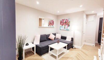LOVELY 2bed HOME with patio & fast reliable WIFI