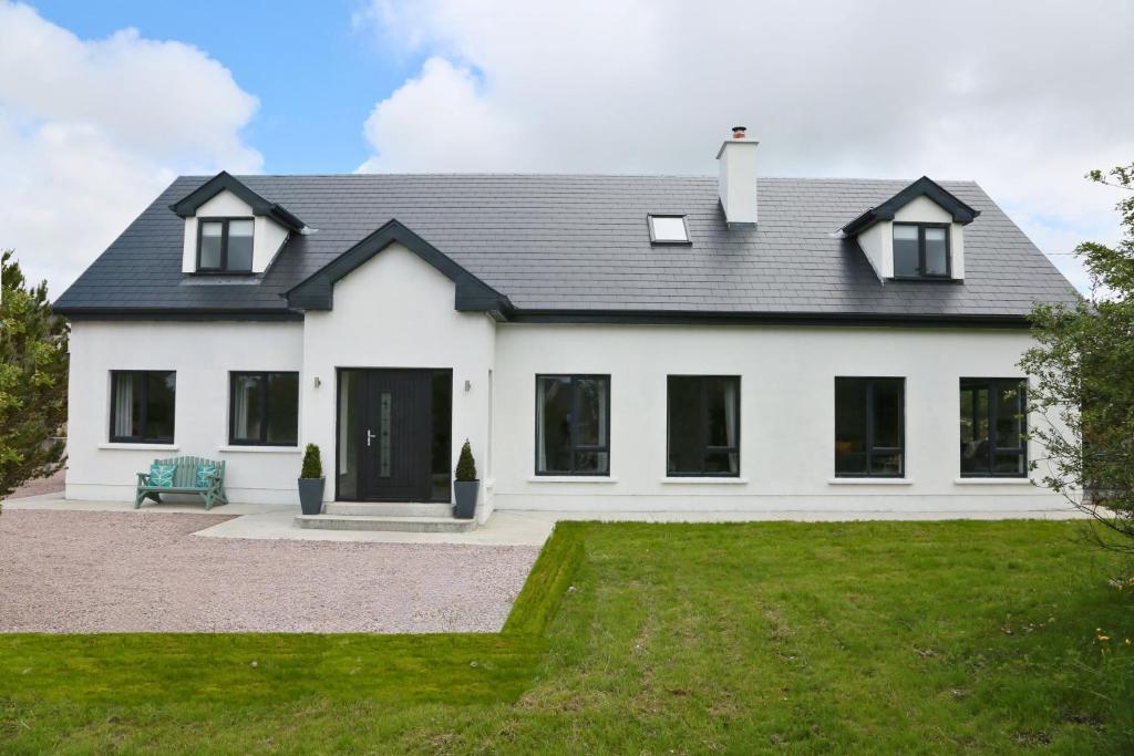 Luxury 6 Bedroom Spiddal Villa