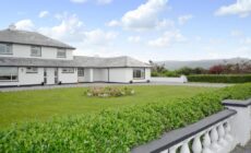 Mountain View Holiday Home