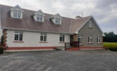 Spacious 6 Bed House 10 minutes from Knock Airport