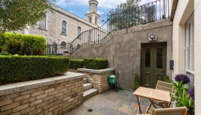 Spectacular 2 Bedroom Apartment with Sunny Garden & Terrace